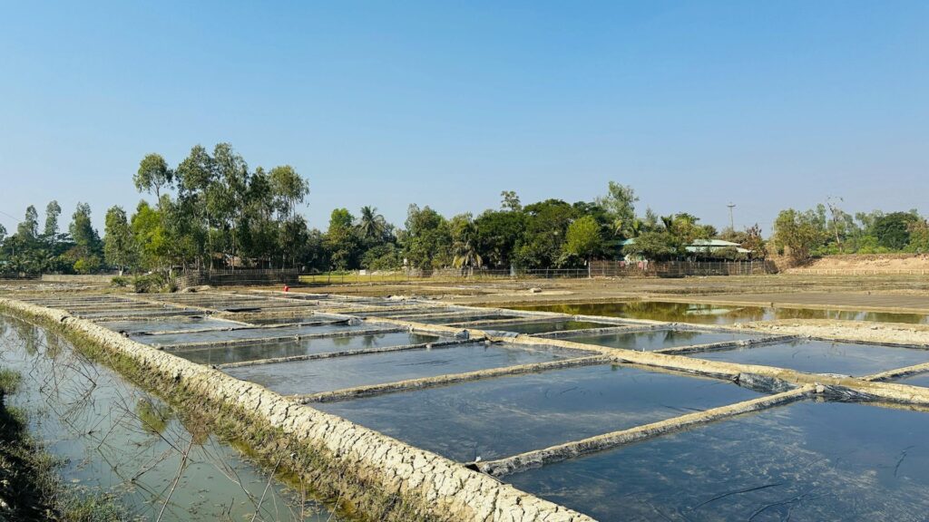 protektor maat setup as the barrier for Prevention of chemical runoff near fields or waterways