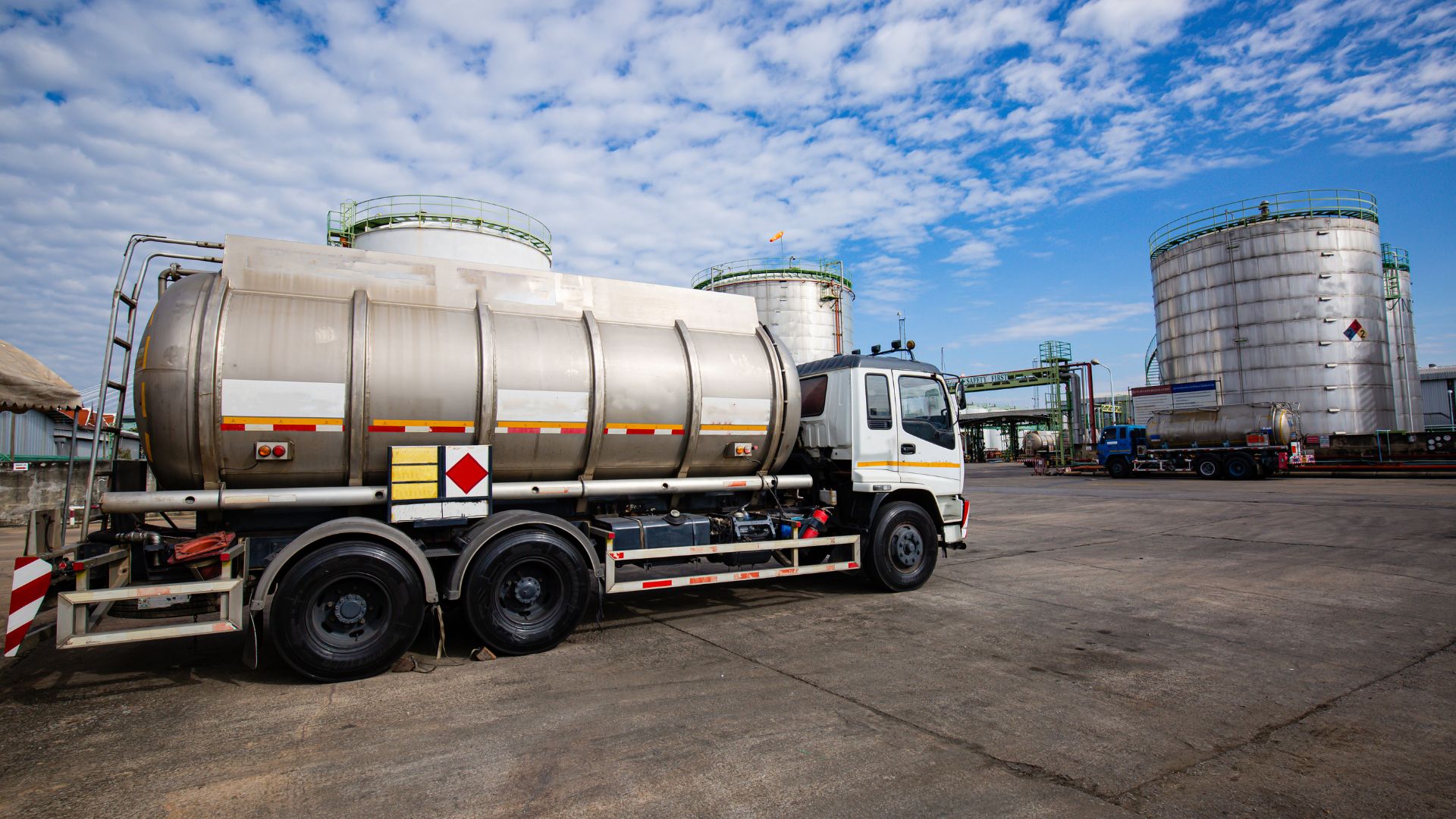 Chemical transport vehicle liners or drip trays
