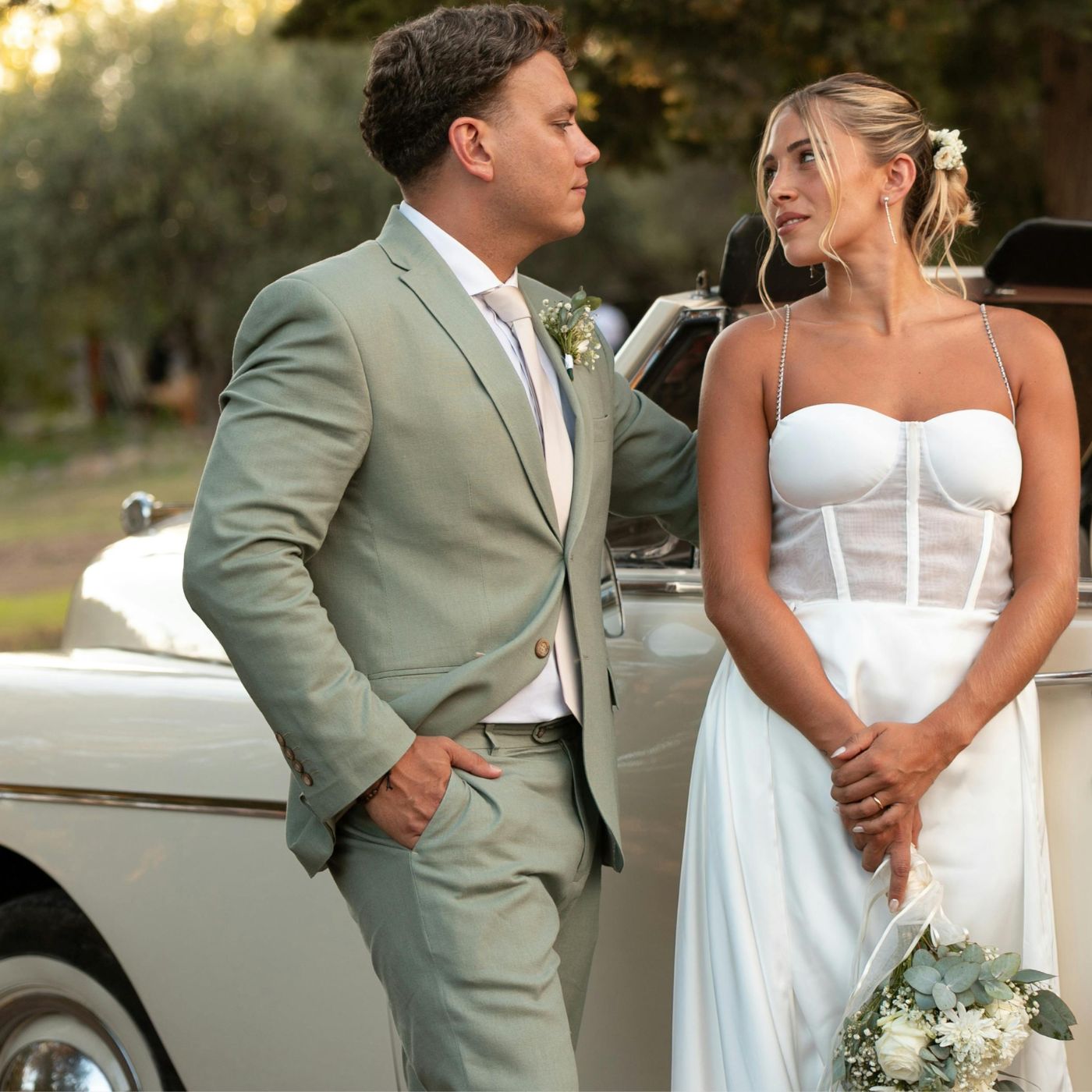 Weddings, Corporate Events, Trade Shows, Exhibition, Parties: with classic car displays for photo ops, themed galas, product launches, car as centerpiece or backdrops, booth attractors and cars staged as décor to elevate the theme.